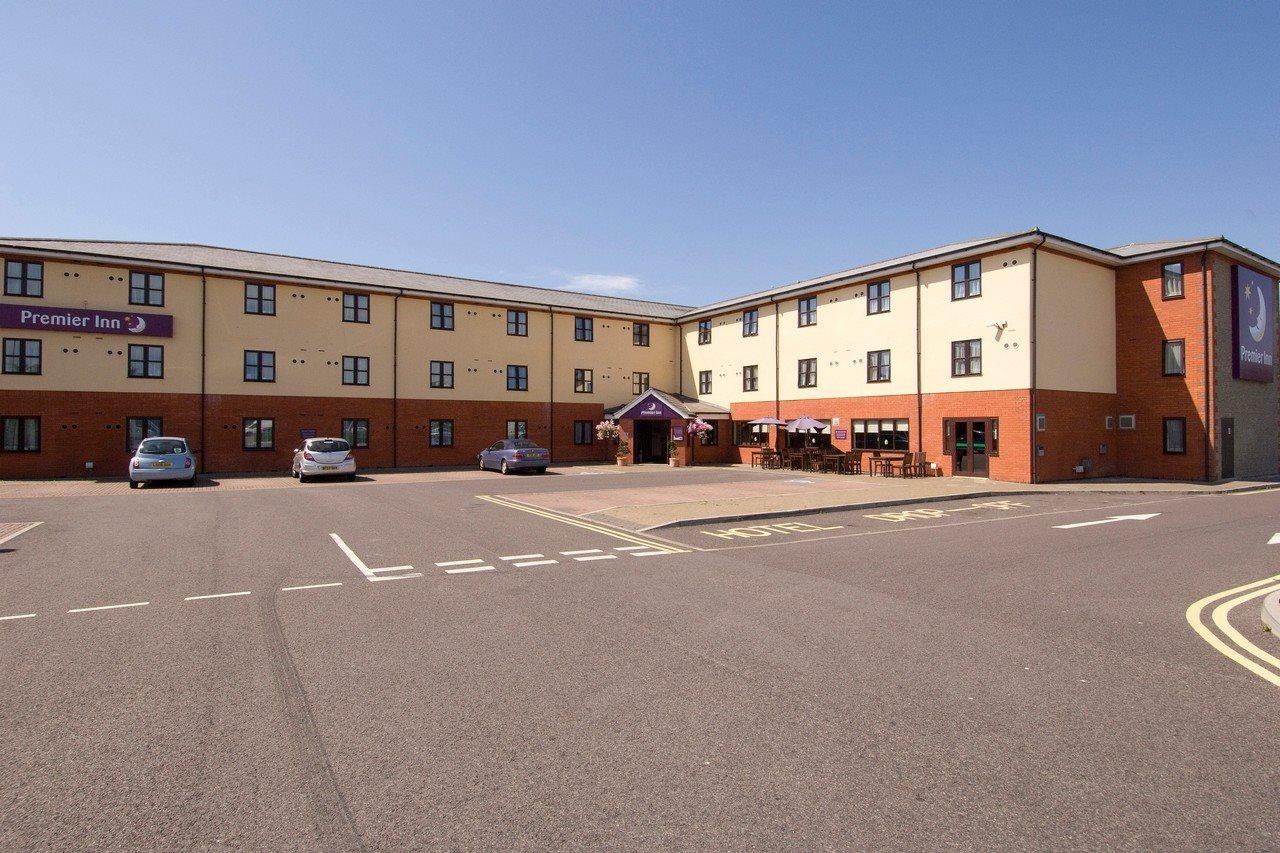 Premier Inn Chichester Extérieur photo