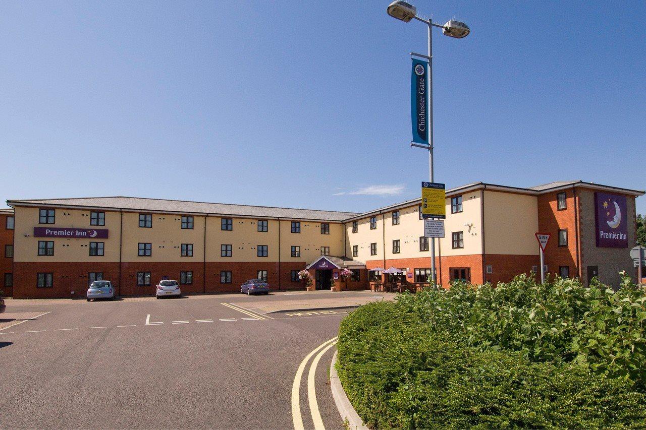 Premier Inn Chichester Extérieur photo